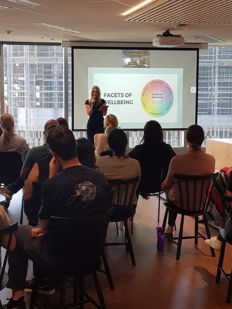 Ruth Limkin shares with group of women from Expedia about the challenges of female leadership.